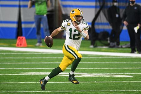 ‘I’m Gonna Plead the 5th’: NFL Fans React to Aaron Rodgers Comments About Anthony Fauci Pleading the 5th